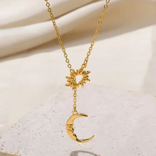 Collar luna de Oro